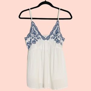 NWOT Love On A Hanger Embroidered Cami Size Medium
